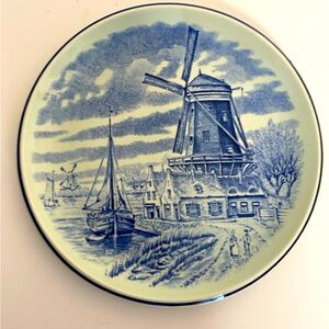 EUC Vtg Boch Delfts Blue and White Porcelain Decorative Collector’s Plate